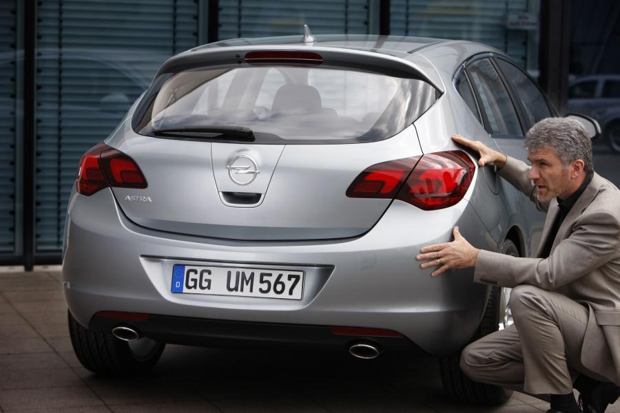  Opel Astra 5-Door 2009 года  (фото 7 из 170)